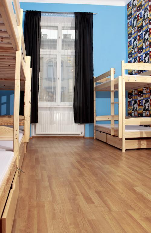 Pillows Party Hostel Krakow Bilik gambar